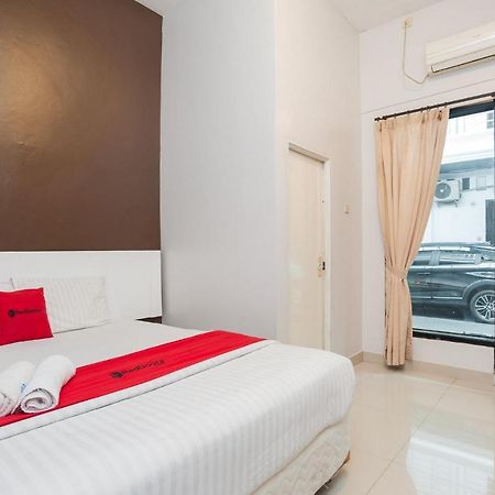 Reddoorz Syariah Near Taman Air Mancur Bogor Hotel Exterior photo