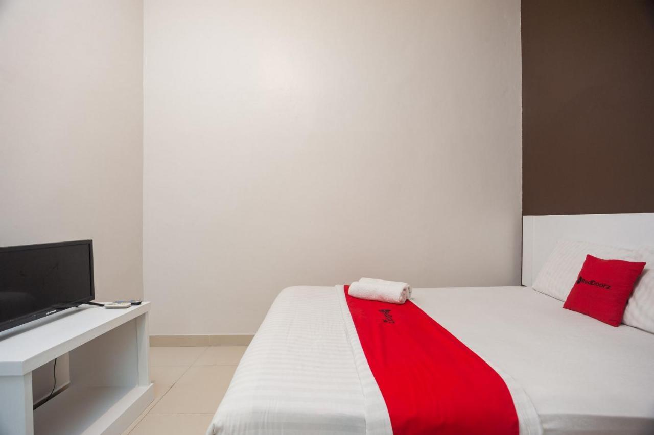 Reddoorz Syariah Near Taman Air Mancur Bogor Hotel Exterior photo
