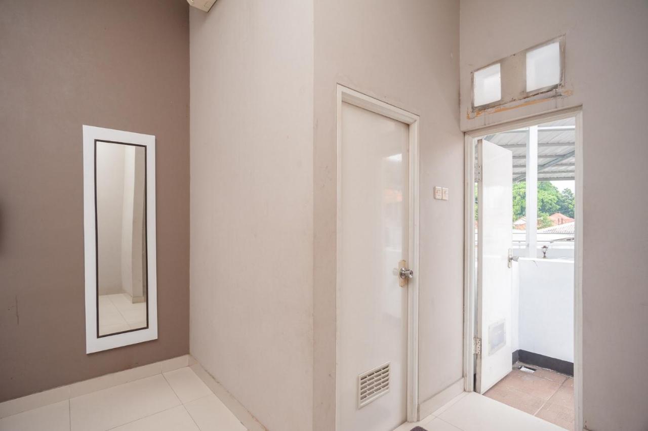 Reddoorz Syariah Near Taman Air Mancur Bogor Hotel Exterior photo