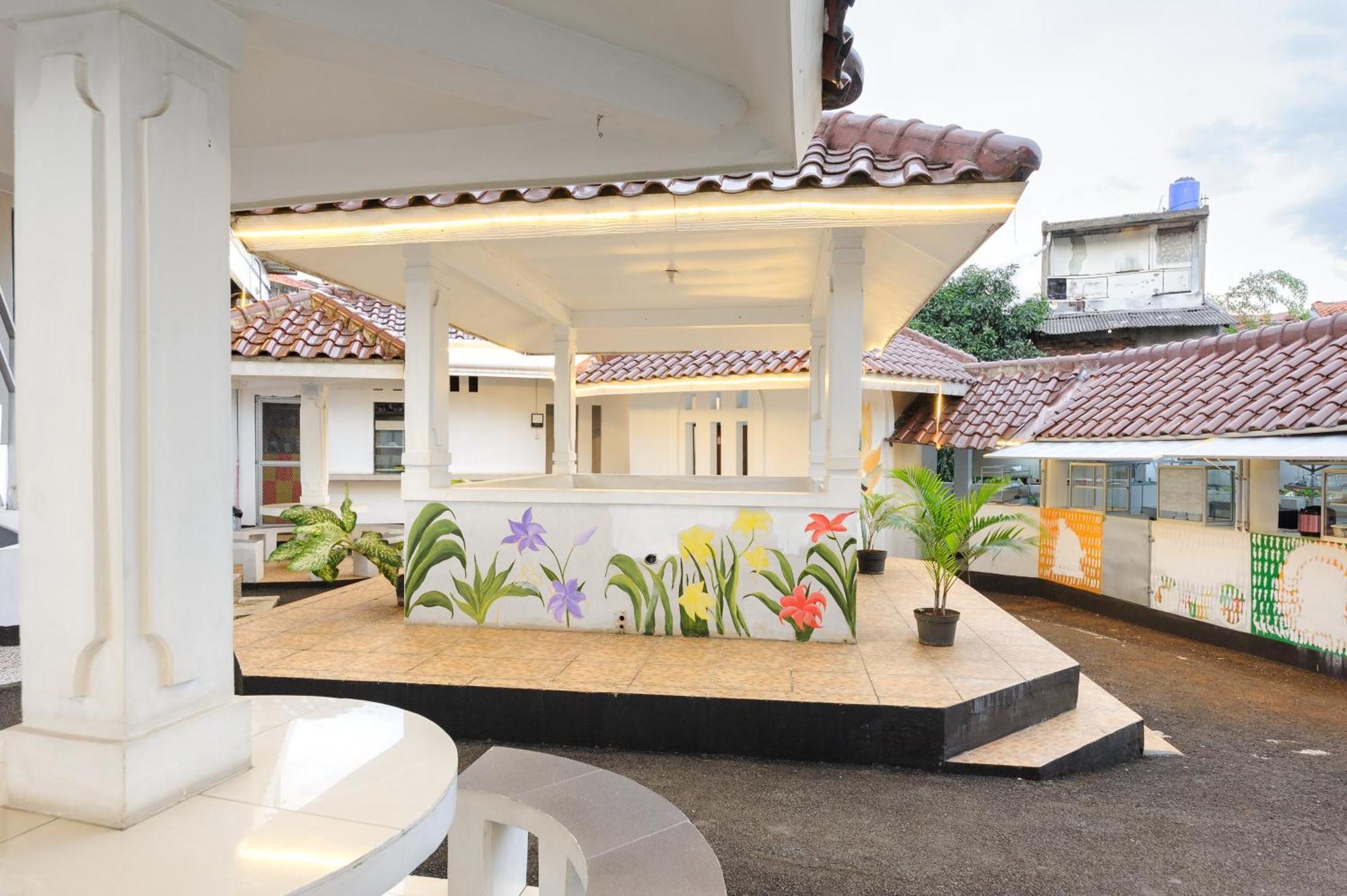 Reddoorz Syariah Near Taman Air Mancur Bogor Hotel Exterior photo